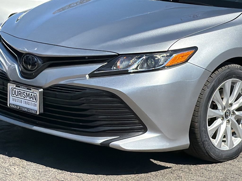 Used 2019 Toyota Camry LE image 3