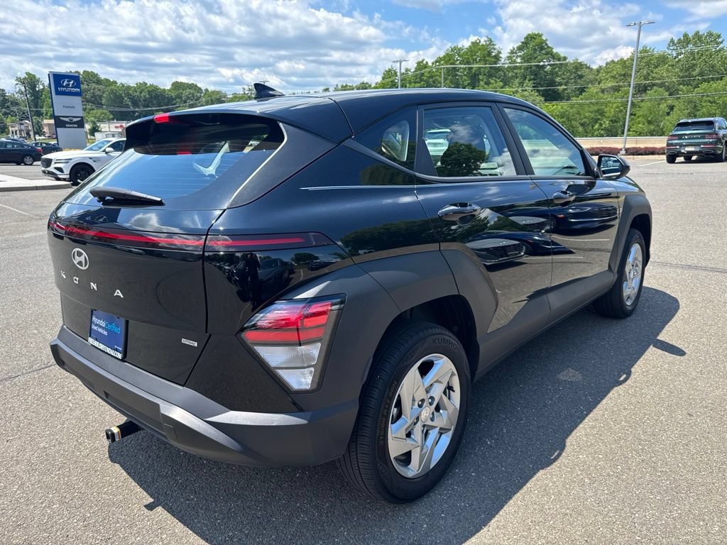 Certified 2025 Hyundai Kona SE AWD/4WD image 6