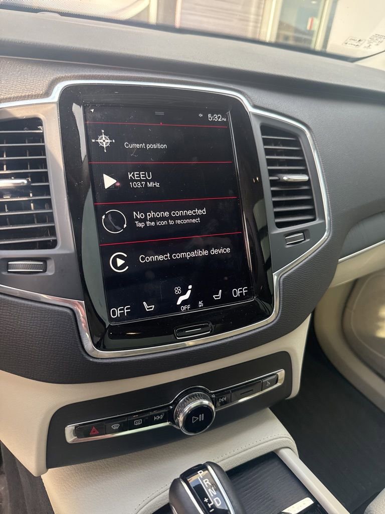 Used 2020 Volvo XC90 T6 Momentum image 5