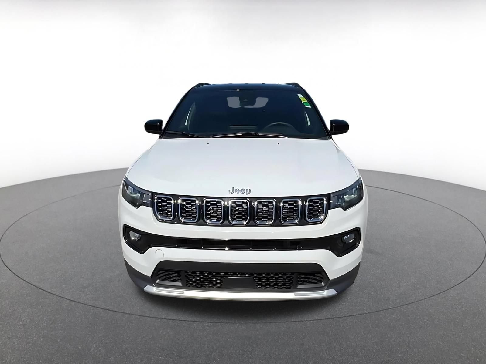 Used 2025 Jeep Compass Limited AWD/4WD image 4