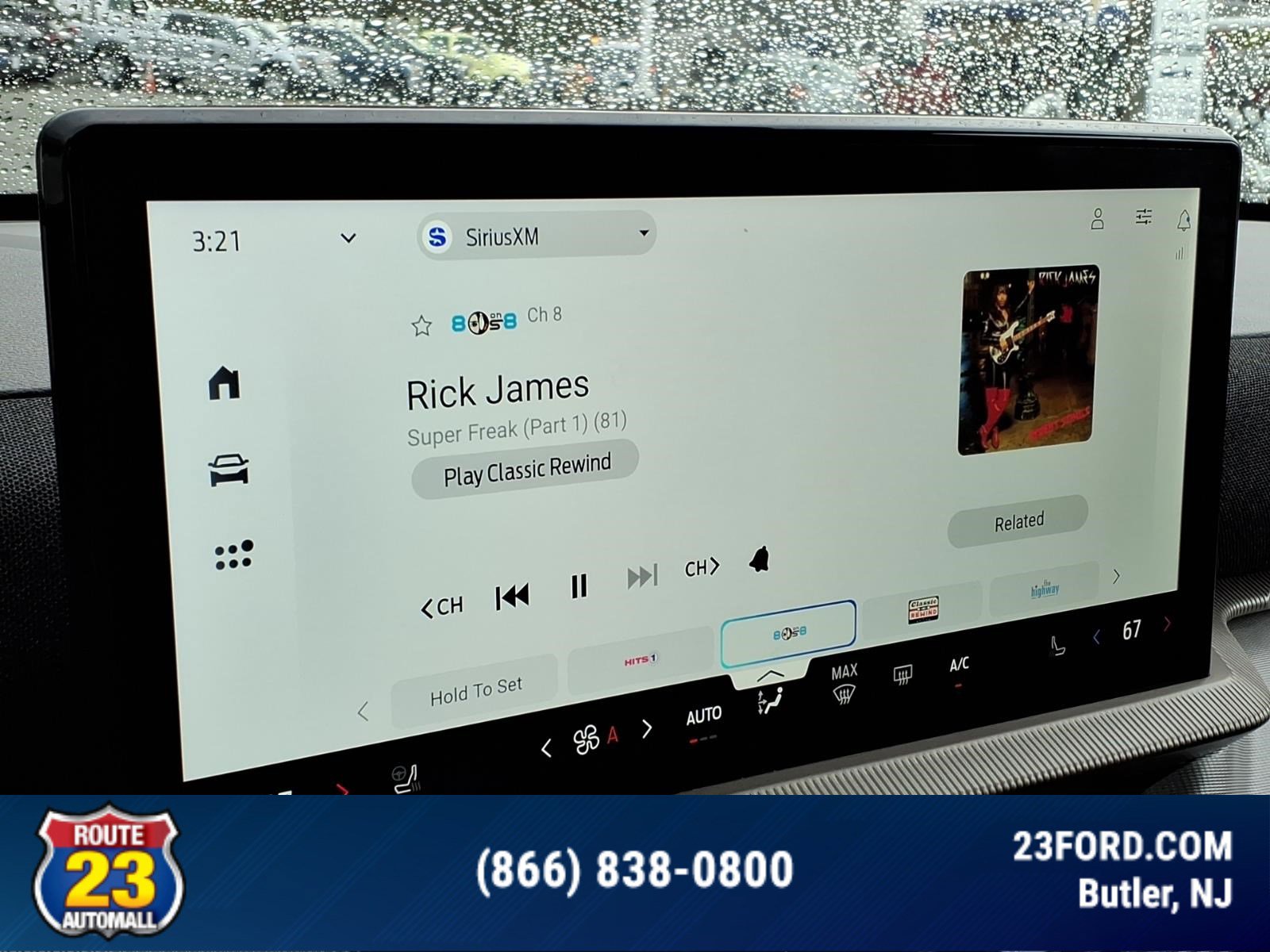 Certified 2025 Ford Explorer Active w/ Active Comfort Package AWD/4WD image 18