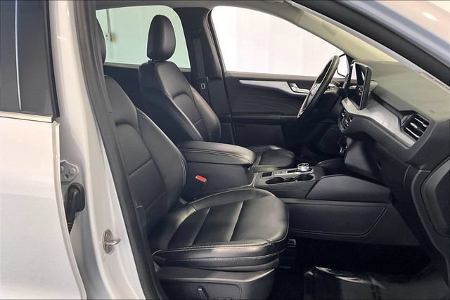 Used 2025 Ford Escape Platinum AWD/4WD image 36
