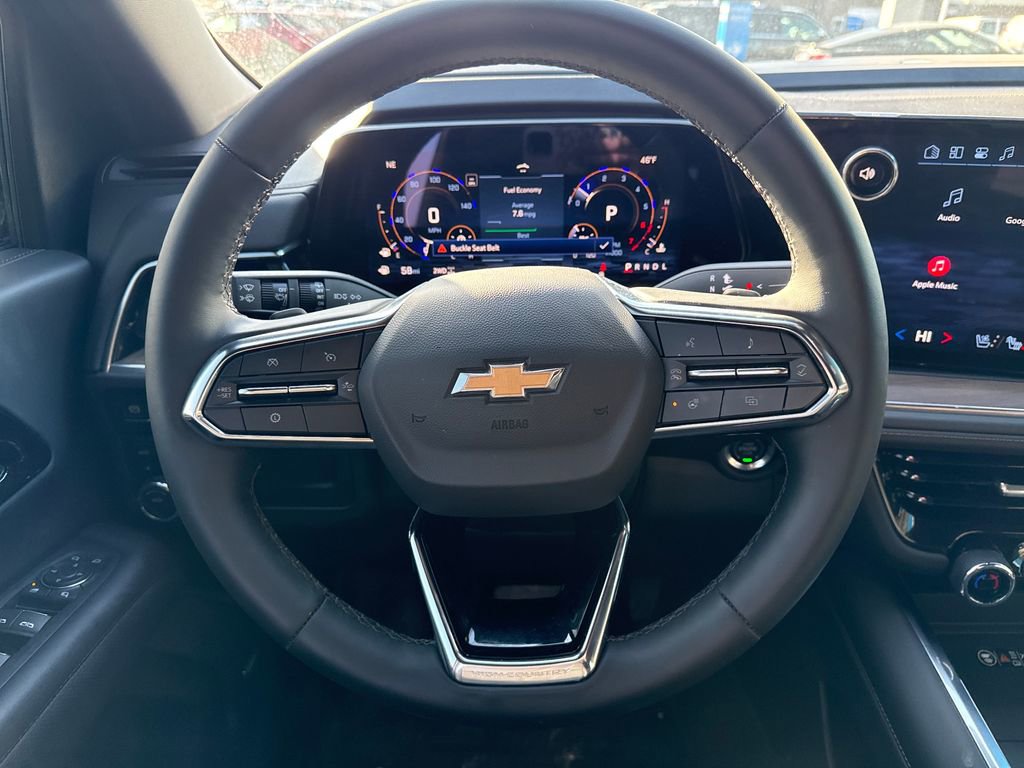 Used 2025 Chevrolet Suburban High Country image 18