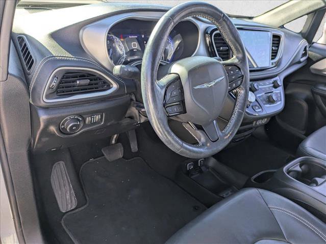 Used 2021 Chrysler Pacifica Touring-L w/ S Appearance Package image 9