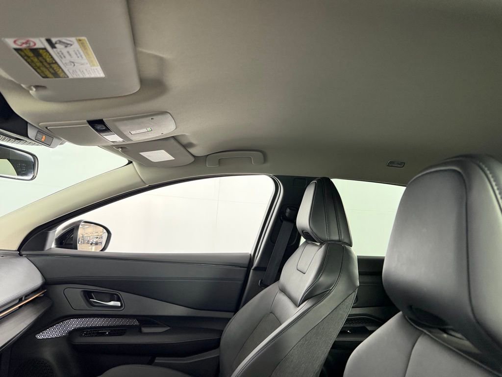 Used 2025 Nissan Ariya FWD image 24