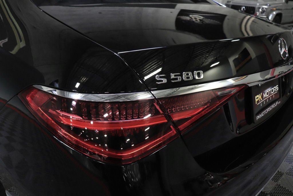 Used 2022 Mercedes-Benz S 580 4MATIC Sedan w/ Warmth & Comfort Package image 5