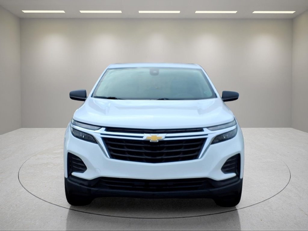 Used 2024 Chevrolet Equinox LS w/ LS Convenience Package FWD image 2