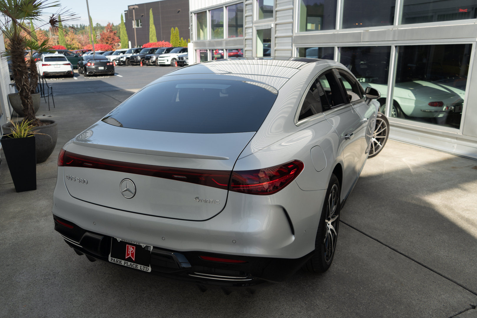 Used 2023 Mercedes-Benz EQS 580 4MATIC Sedan w/ Exclusive Trim Package image 6