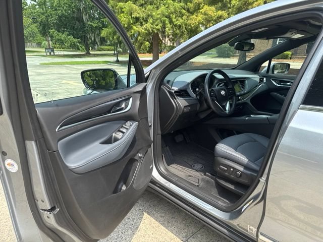 Used 2023 Buick Enclave Essence w/ Experience Buick Package FWD image 9