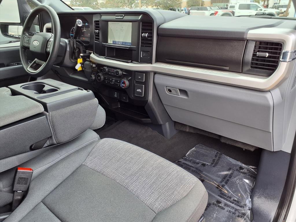 Certified 2025 Ford F250 XLT image 30
