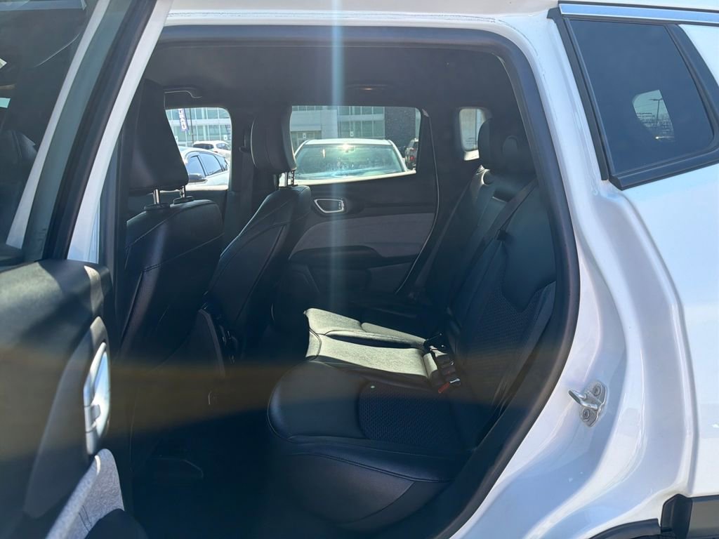 Used 2024 Jeep Compass Latitude image 27