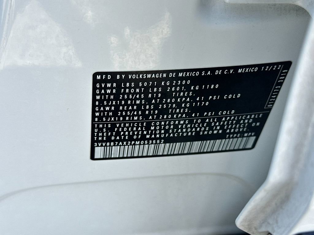 Used 2023 Volkswagen Tiguan SE R-Line AWD/4WD image 27