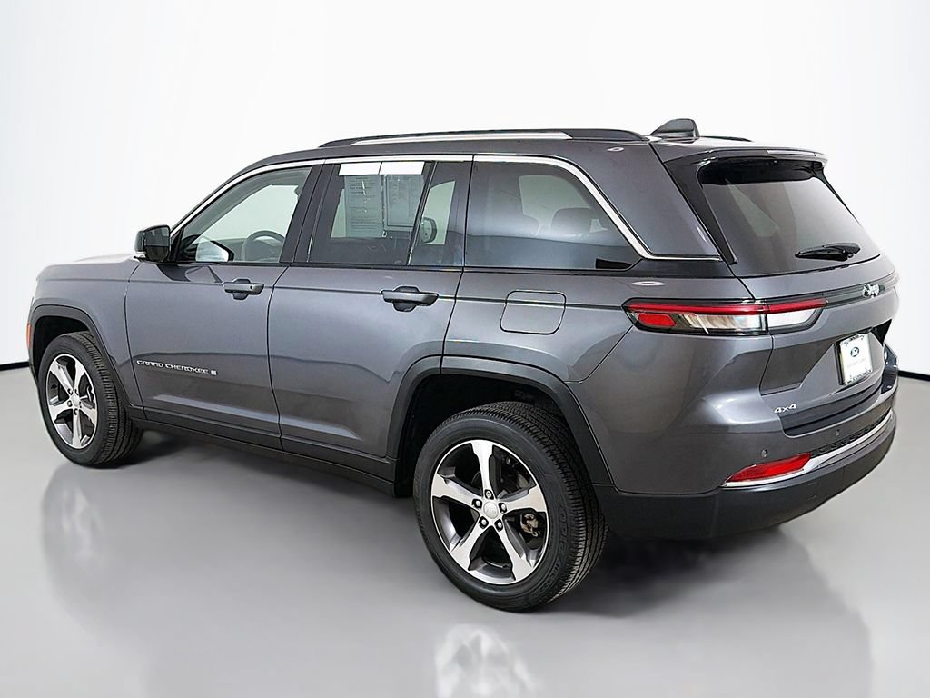 Used 2023 Jeep Grand Cherokee Limited AWD/4WD image 12