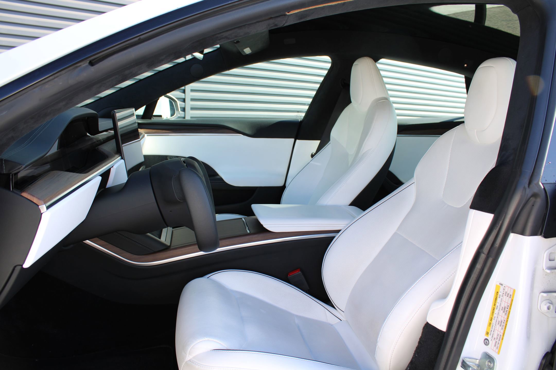 Used 2021 Tesla Model S Plaid image 18