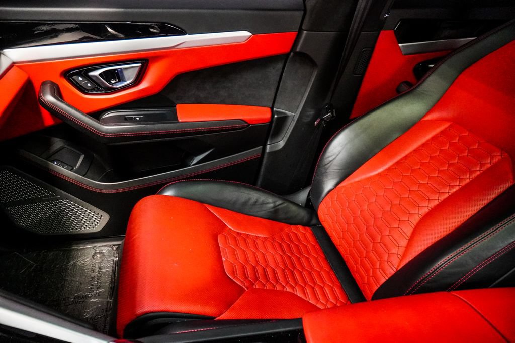 Used 2019 Lamborghini Urus AWD/4WD image 34