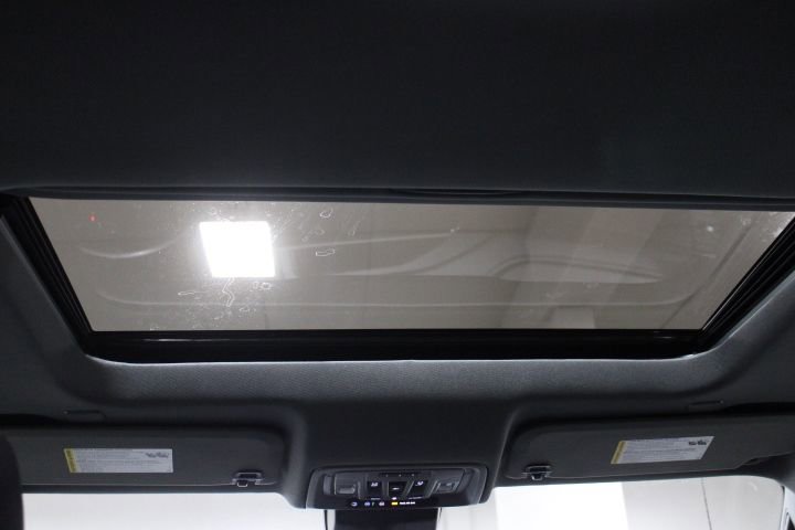 Used 2025 Chevrolet Silverado 1500 LT Trail Boss w/ Convenience Package II AWD/4WD image 2