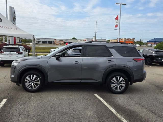 New 2026 Nissan Pathfinder SL image 4