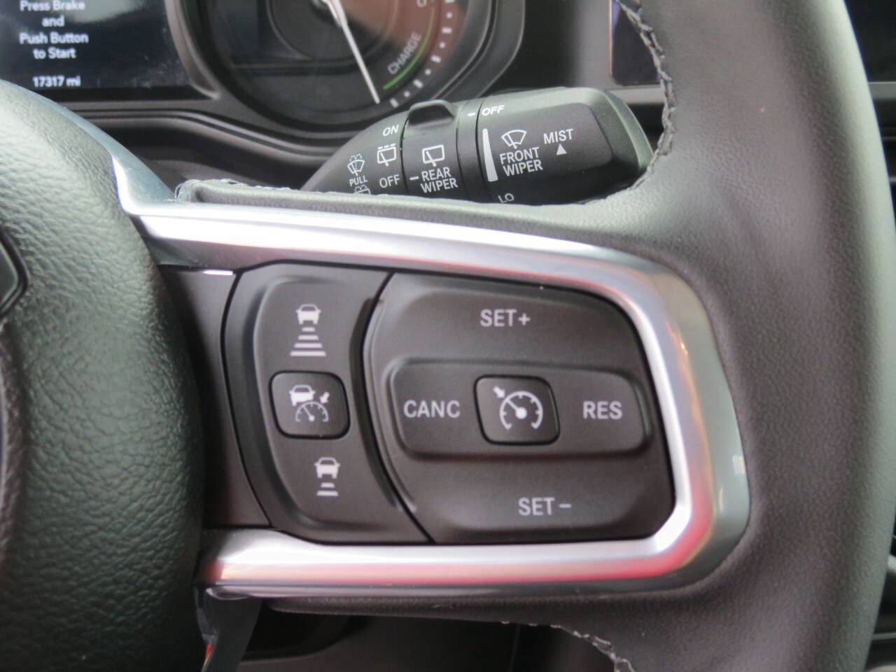 Used 2025 Jeep Wrangler Unlimited Sahara AWD/4WD image 17