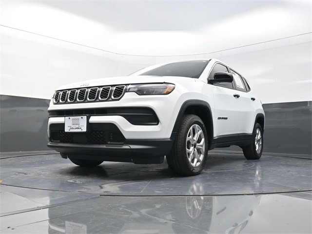 Used 2025 Jeep Compass Sport image 19