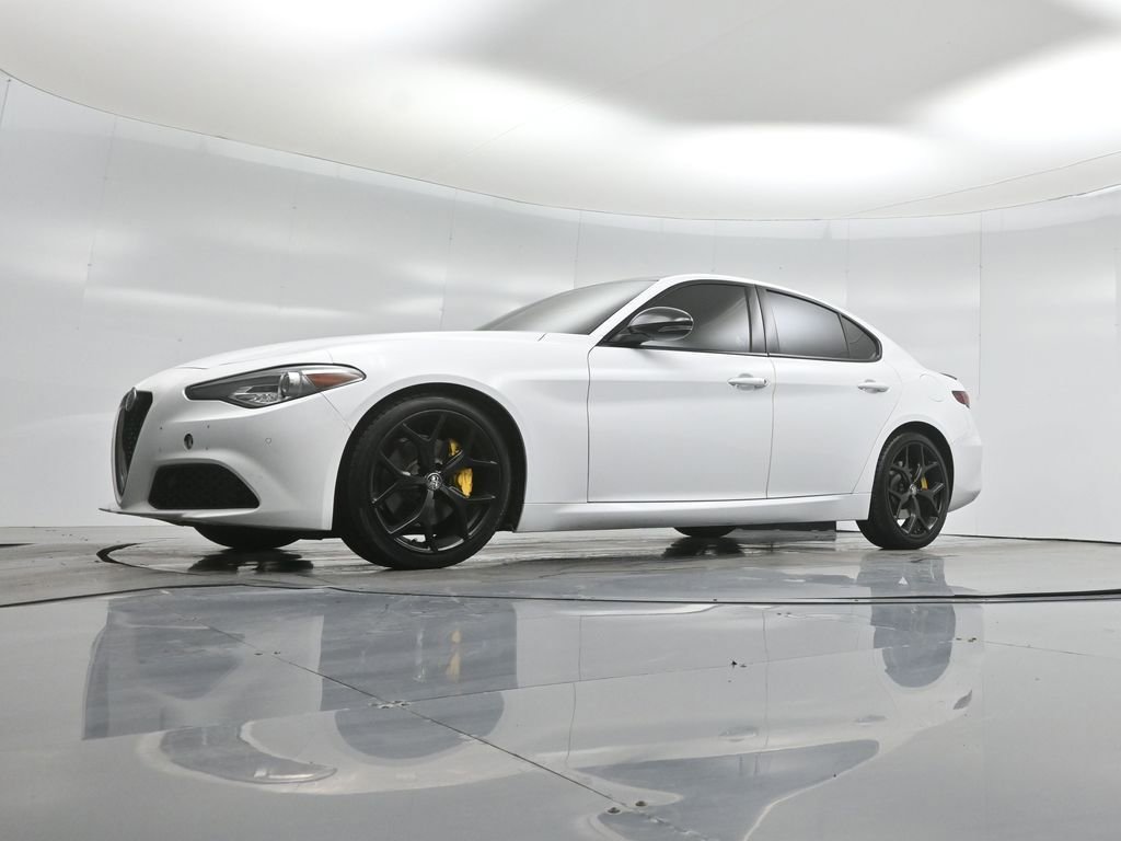 Used 2021 Alfa Romeo Giulia Ti w/ Nero Edizione image 45