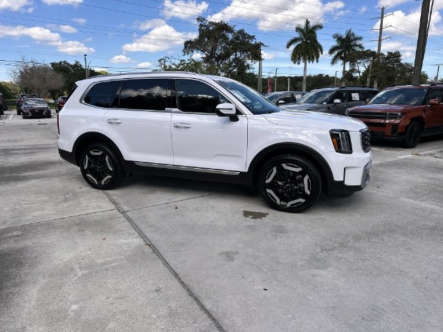 Used 2023 Kia Telluride S AWD/4WD image 15