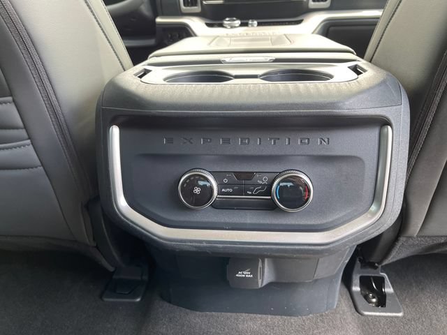Used 2025 Ford Expedition Active AWD/4WD image 39