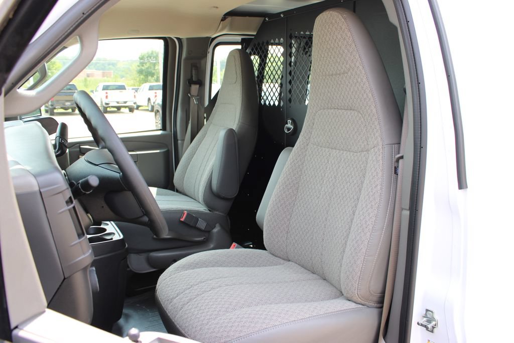 New 2026 Chevrolet Express 3500 Extended w/ Driver Convenience Package RWD image 8