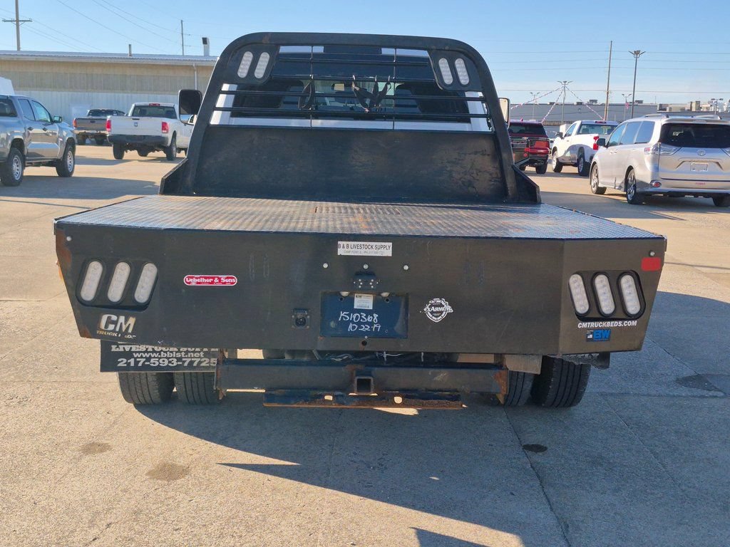 Used 2022 RAM 3500 Tradesman w/ Chrome Appearance Group AWD/4WD image 6