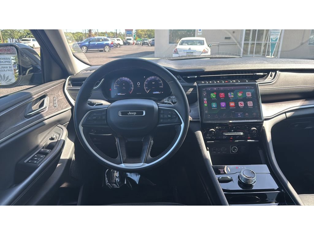 Used 2023 Jeep Grand Cherokee Limited image 11