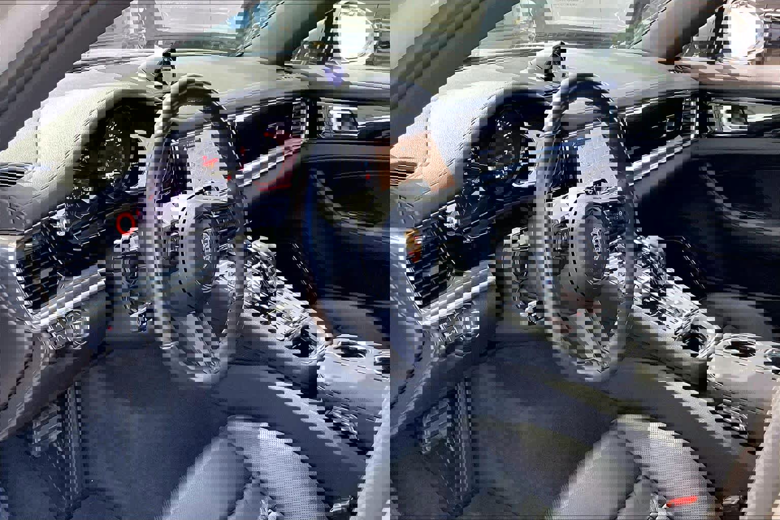 Used 2022 Porsche Panamera 4 Platinum Edition image 18