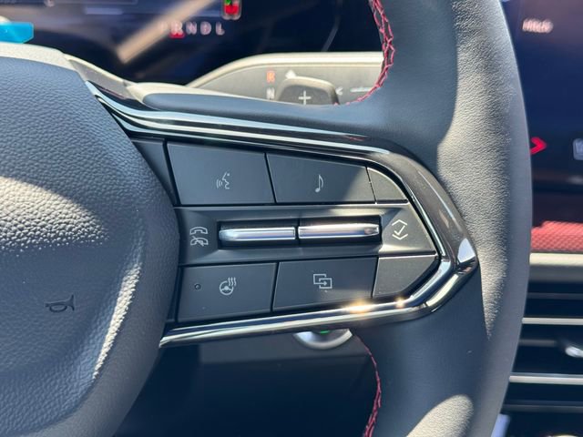 New 2026 Chevrolet Traverse RS w/ LPO, Floor Liner Package FWD image 19