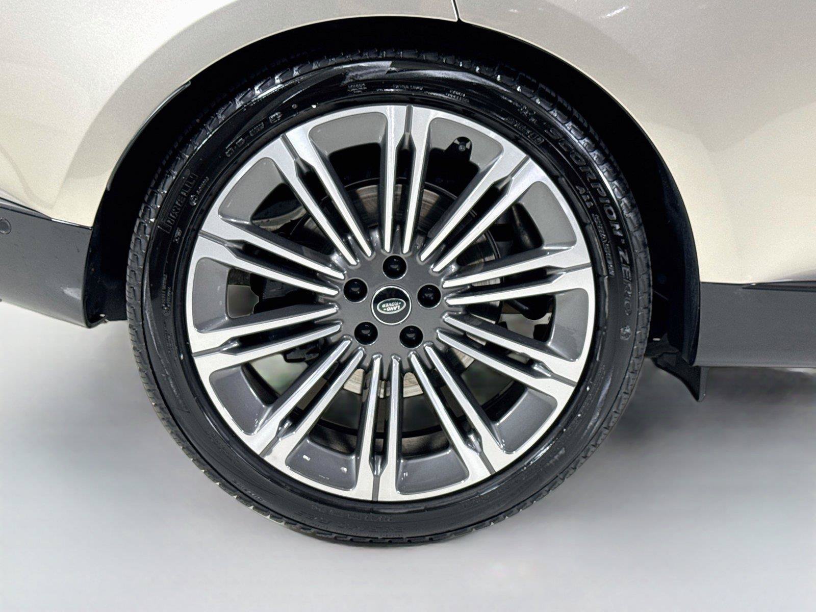 Used 2024 Land Rover Range Rover SE AWD/4WD image 35