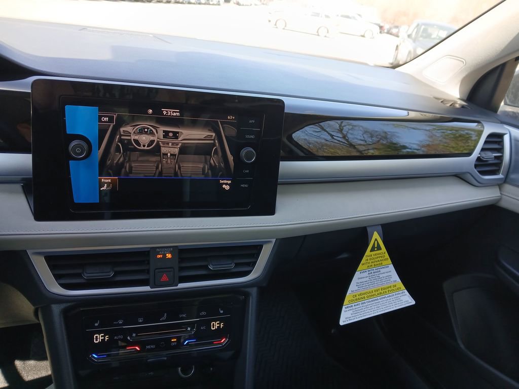 New 2026 Volkswagen Taos SE FWD image 17