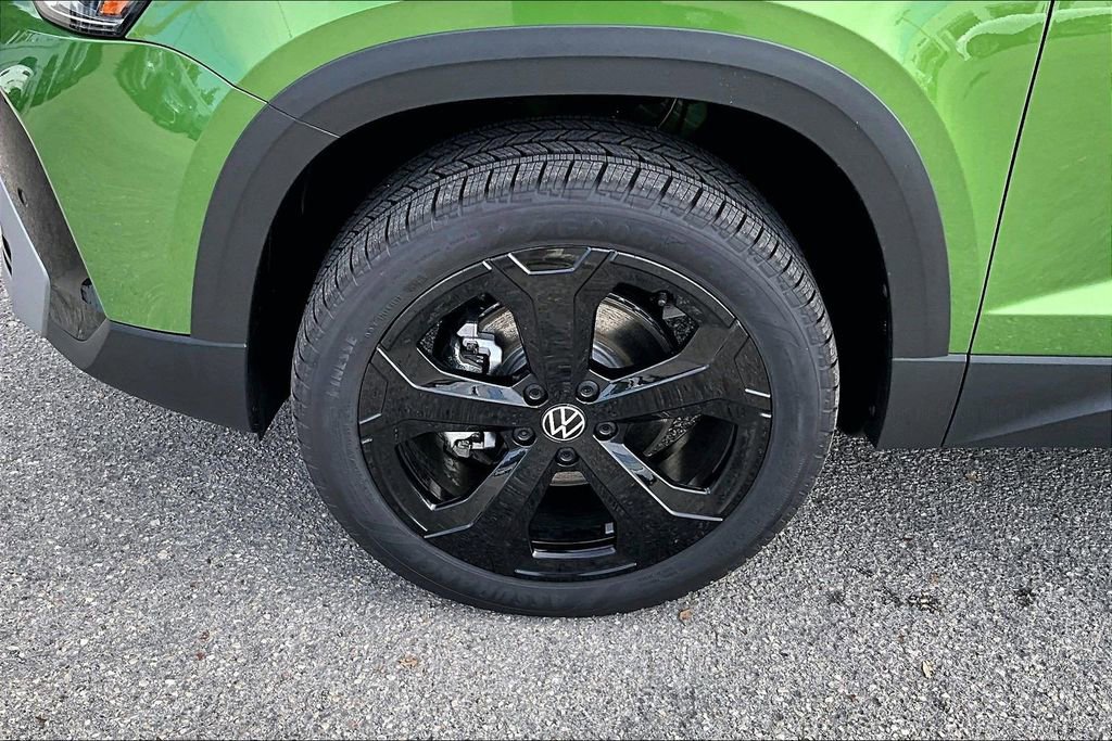 New 2026 Volkswagen Taos SEL AWD/4WD image 13