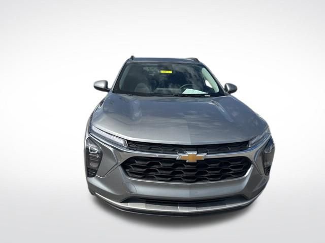 Used 2025 Chevrolet Trax LT image 8