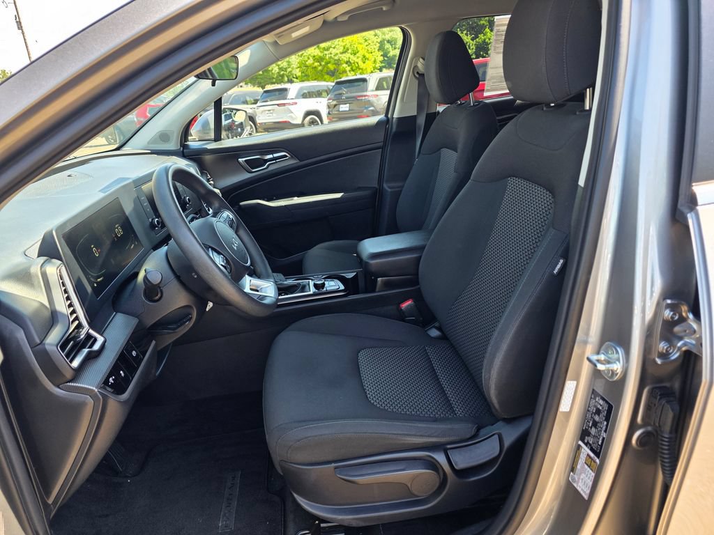 Used 2023 Kia Sportage LX AWD/4WD image 4