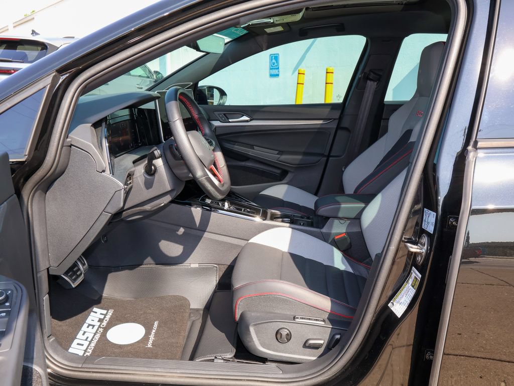 Certified 2025 Volkswagen GTI Autobahn FWD image 11