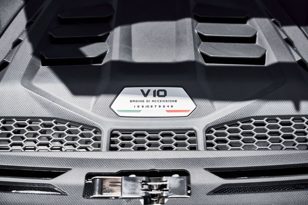 Used 2021 Lamborghini Huracan EVO RWD image 26