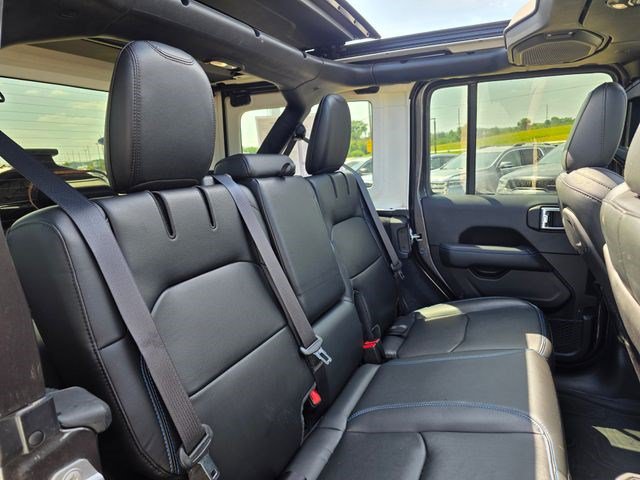 Used 2022 Jeep Wrangler Unlimited Rubicon 4xe w/ Cold Weather Group AWD/4WD image 22