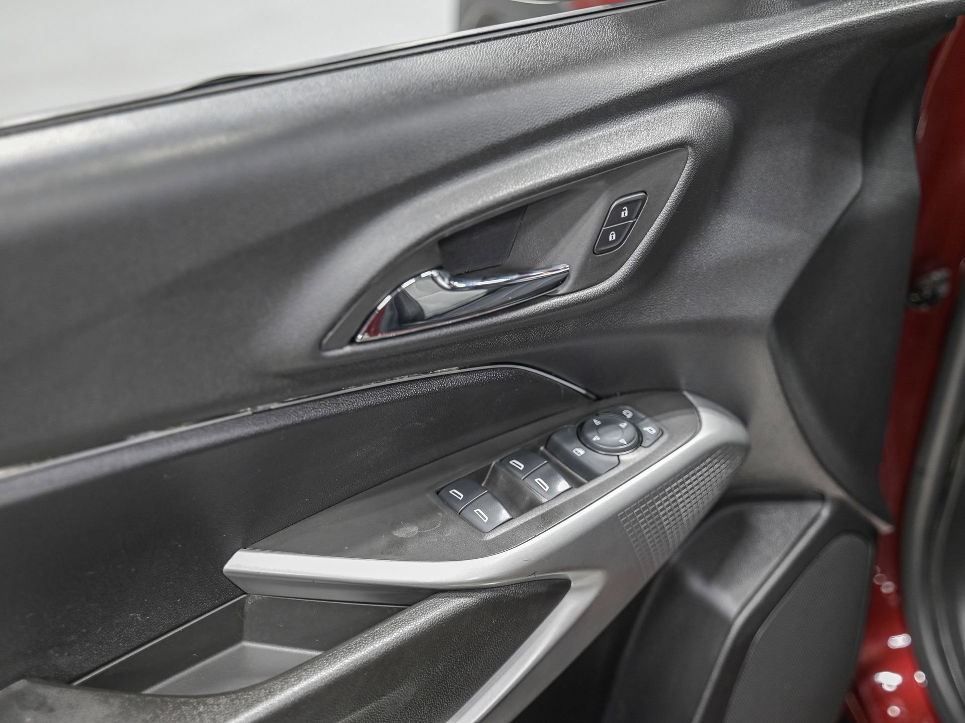 Used 2024 Chevrolet Trax RS w/ Driver Confidence Package image 15