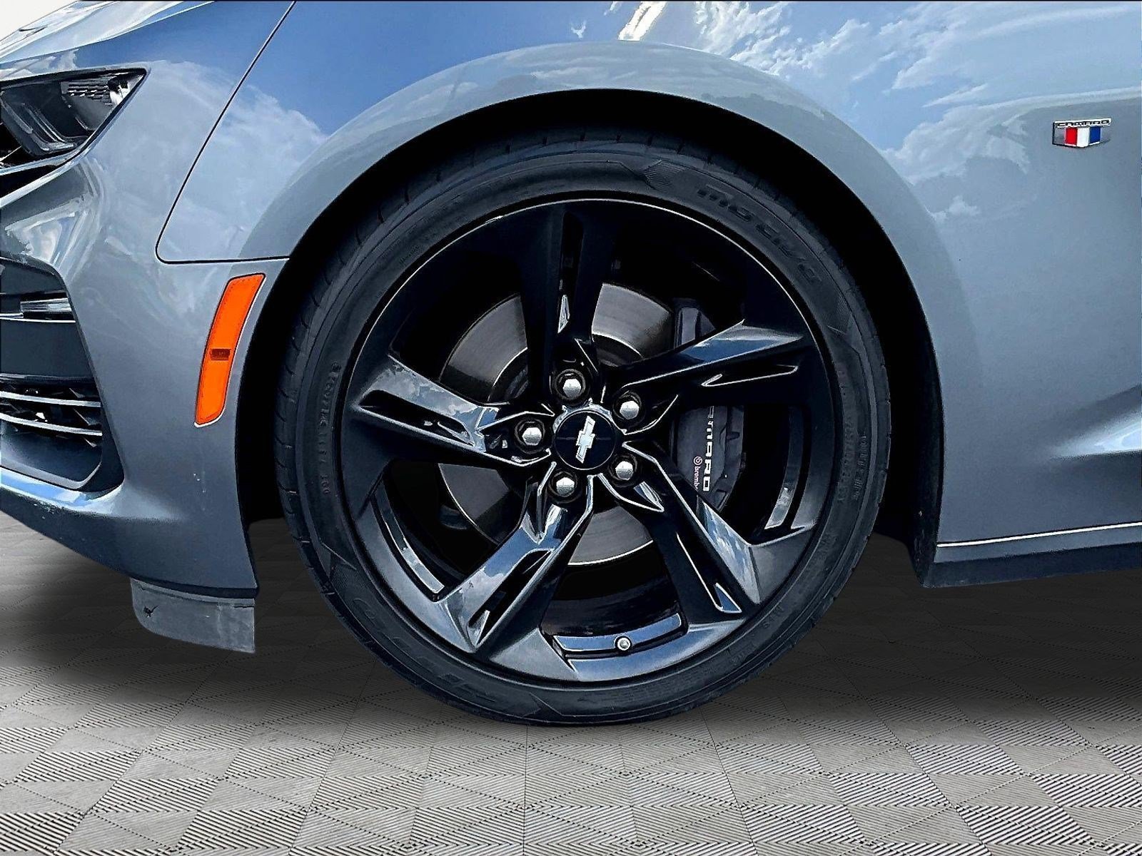 Used 2019 Chevrolet Camaro SS w/ Black Appearance Package RWD image 32