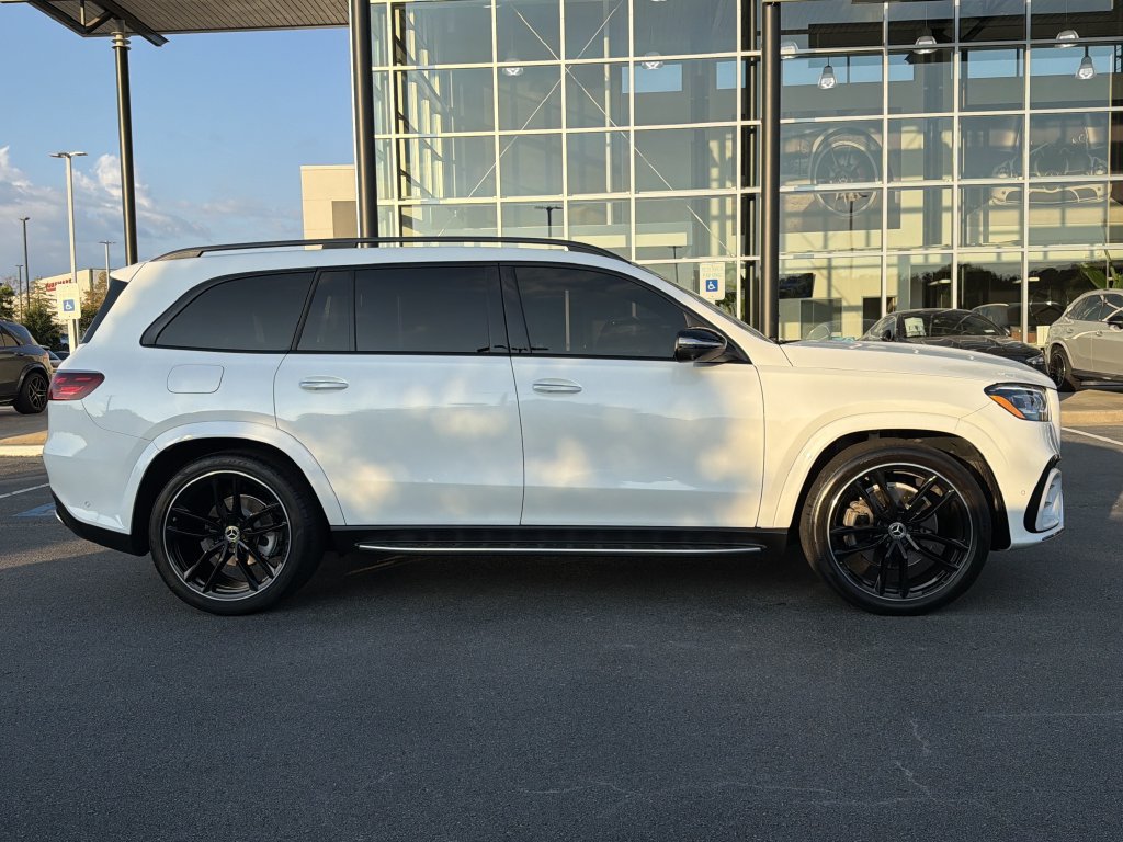 Used 2025 Mercedes-Benz GLS 580 4MATIC image 2