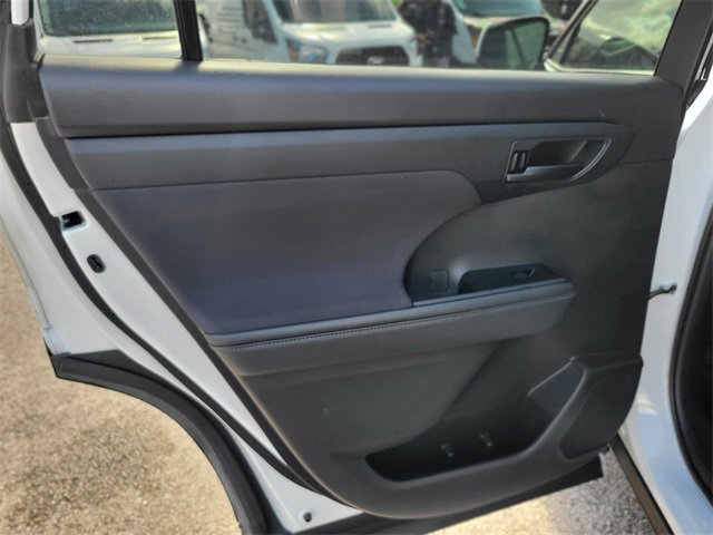 Used 2022 Toyota Highlander L image 14