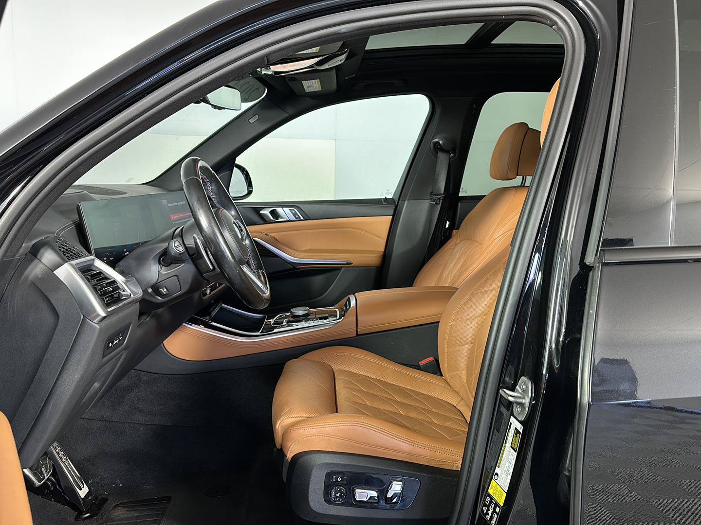 Used 2024 BMW X5 M60i w/ Climate Comfort Package AWD/4WD image 13