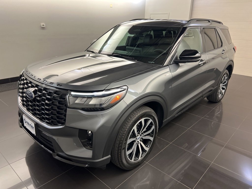 New 2025 Ford Explorer ST-Line image 3