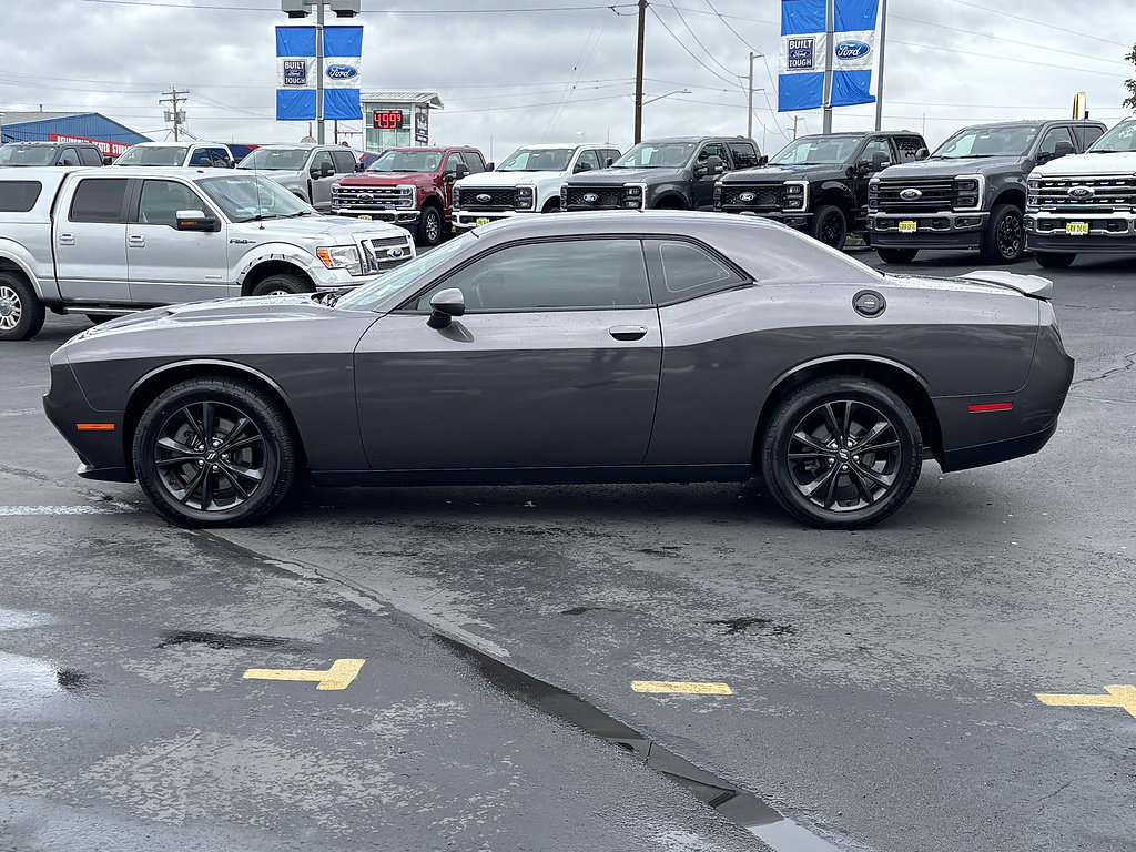 Used 2020 Dodge Challenger SXT w/ Blacktop Package AWD/4WD image 9