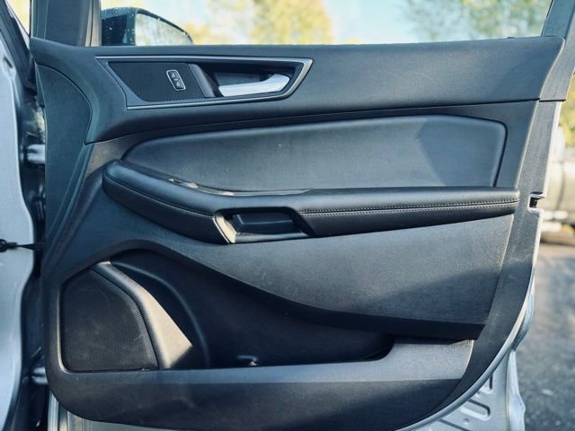 Used 2022 Ford Edge SE w/ Black Appearance Package image 14