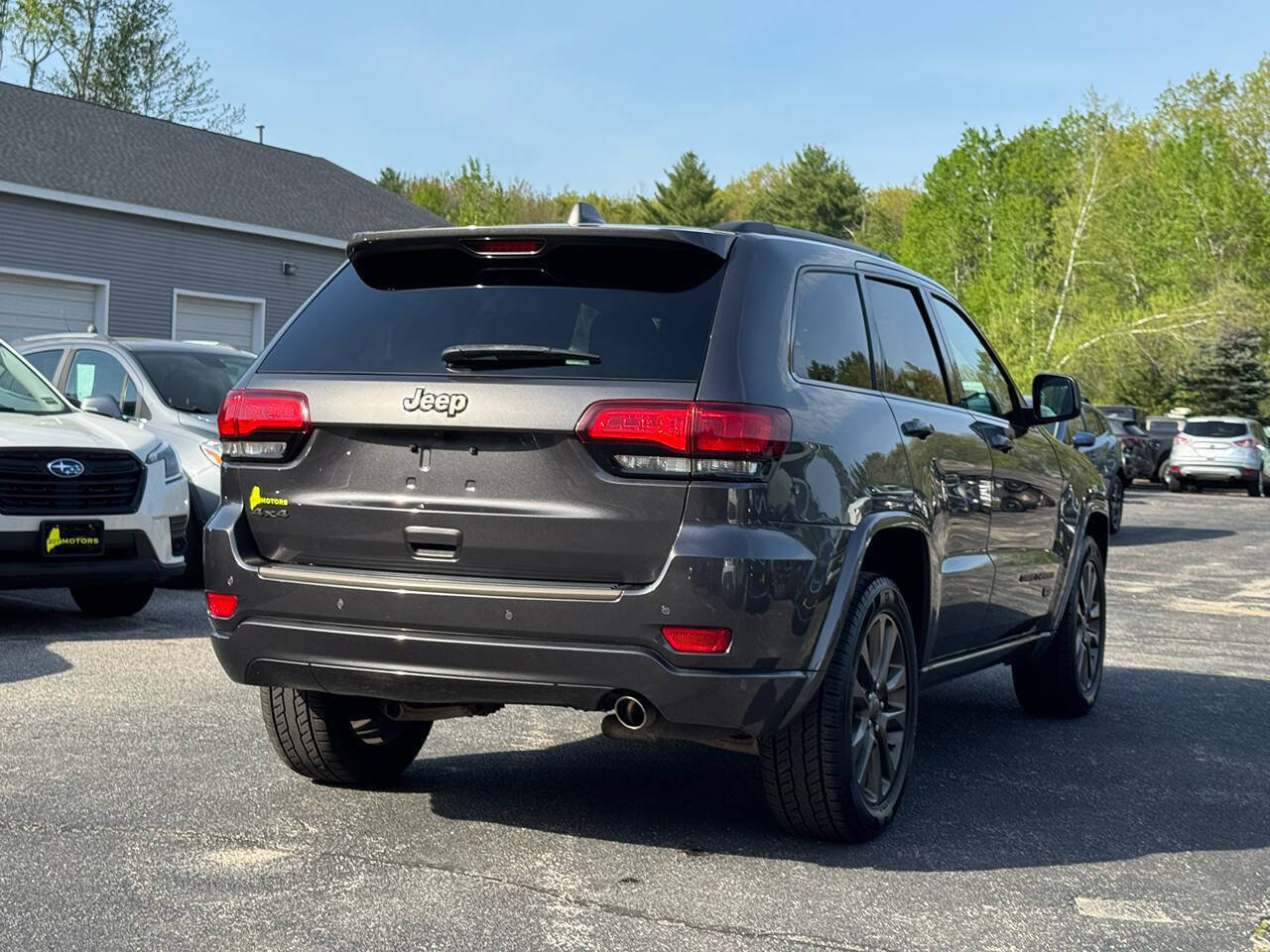 Used 2016 Jeep Grand Cherokee Limited 75th Anniversary AWD/4WD image 4