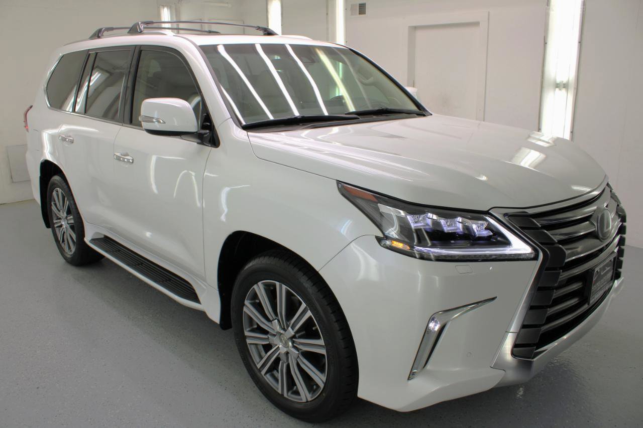 Used 2017 Lexus LX 570 4WD w/ Luxury Package image 10