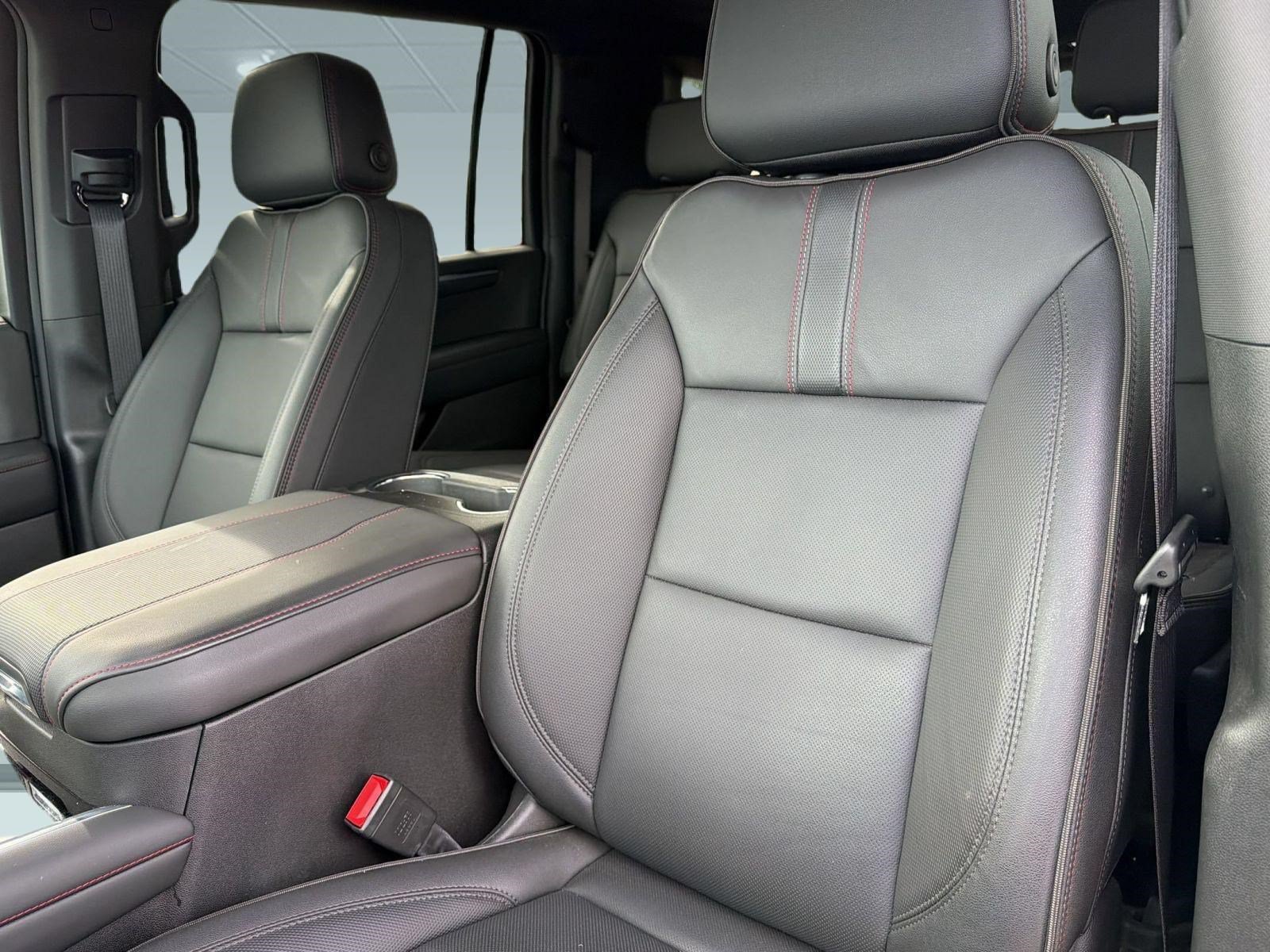 Used 2026 Chevrolet Suburban RST w/ Comfort Package RWD image 27
